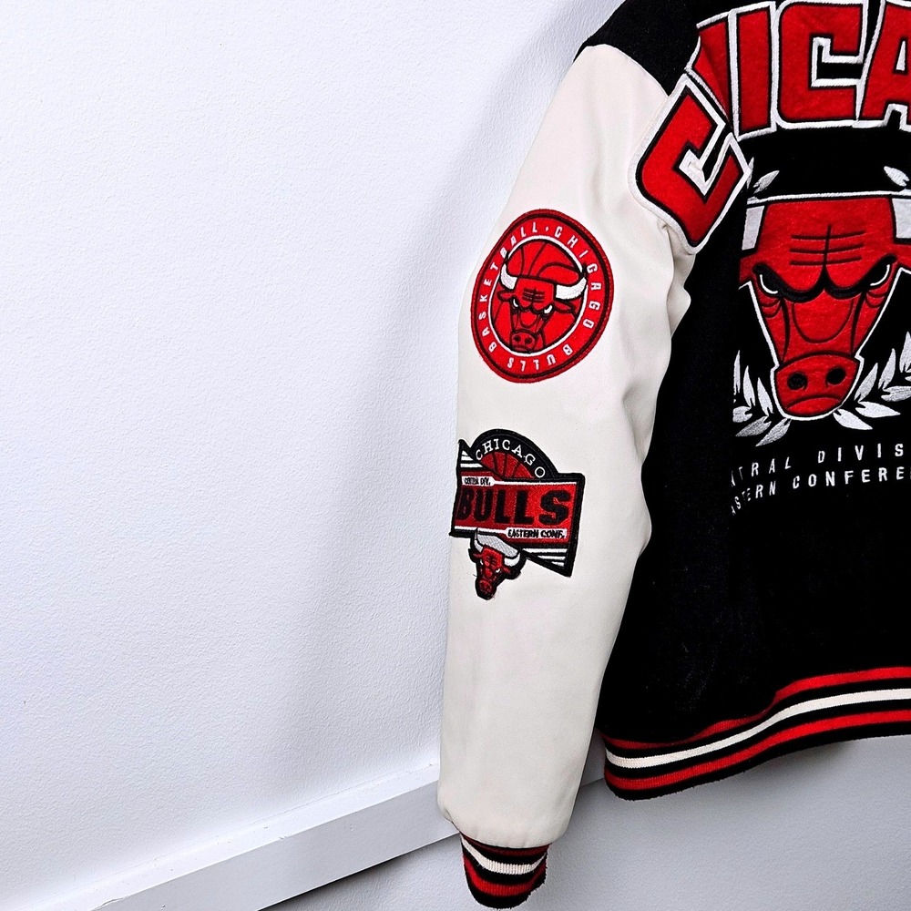 Primark × NBA Chicago Bulls Kids Varsity Jacket Black Red Patch Coat 9-10Y - Picture 3 of 6